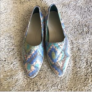Sanuk Pointed slip on flats